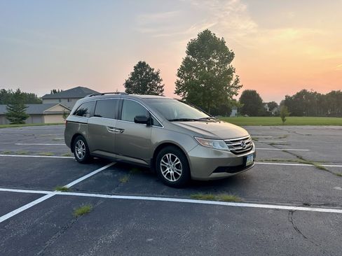 Used 2011 Honda Odyssey EX-L image 1