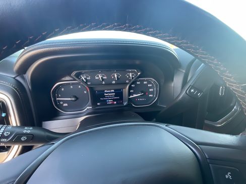 Used 2022 GMC Sierra 2500 AT4 w/ AT4 Preferred Package image 15