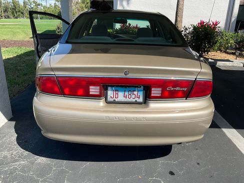 Used 2004 Buick Century Sedan image 11