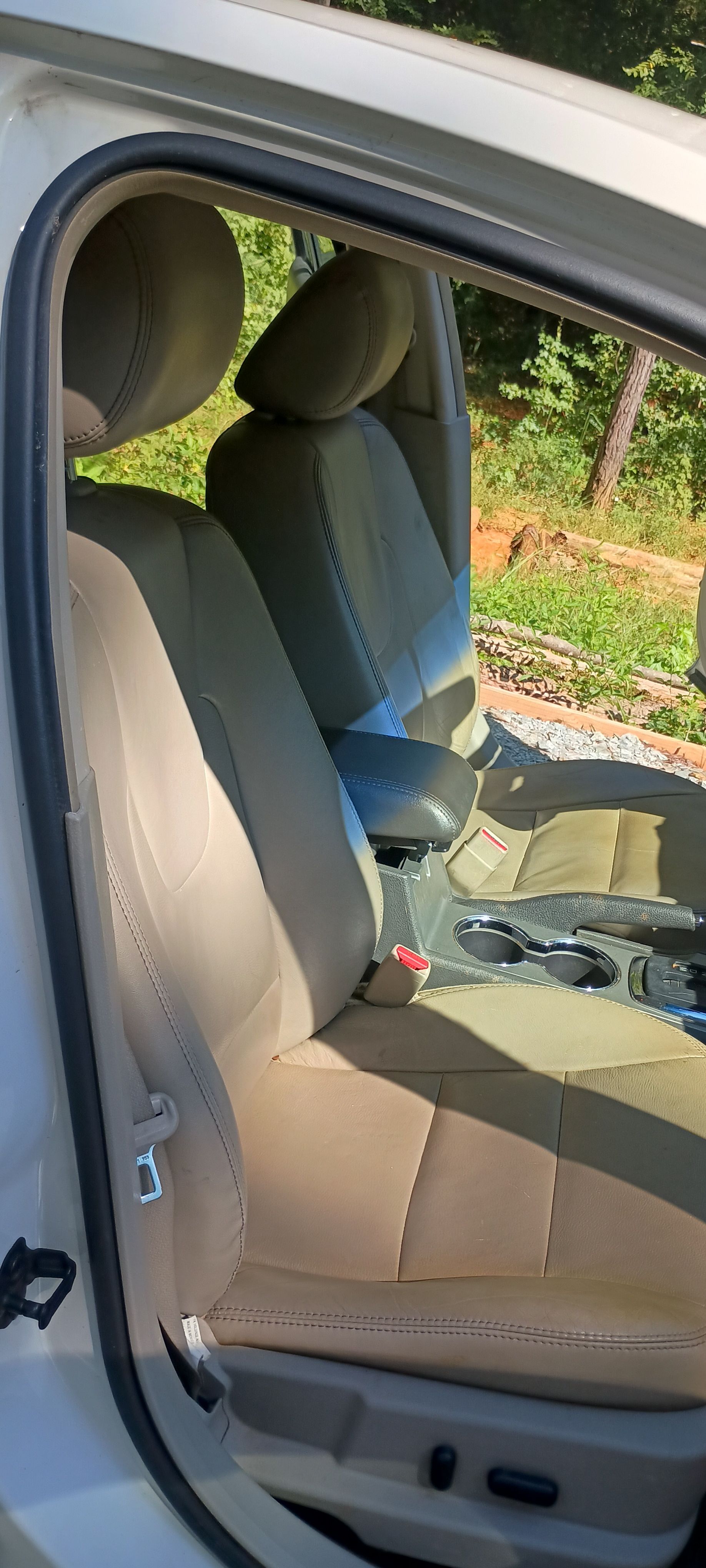 Used 2011 Ford Fusion SEL FWD image 10