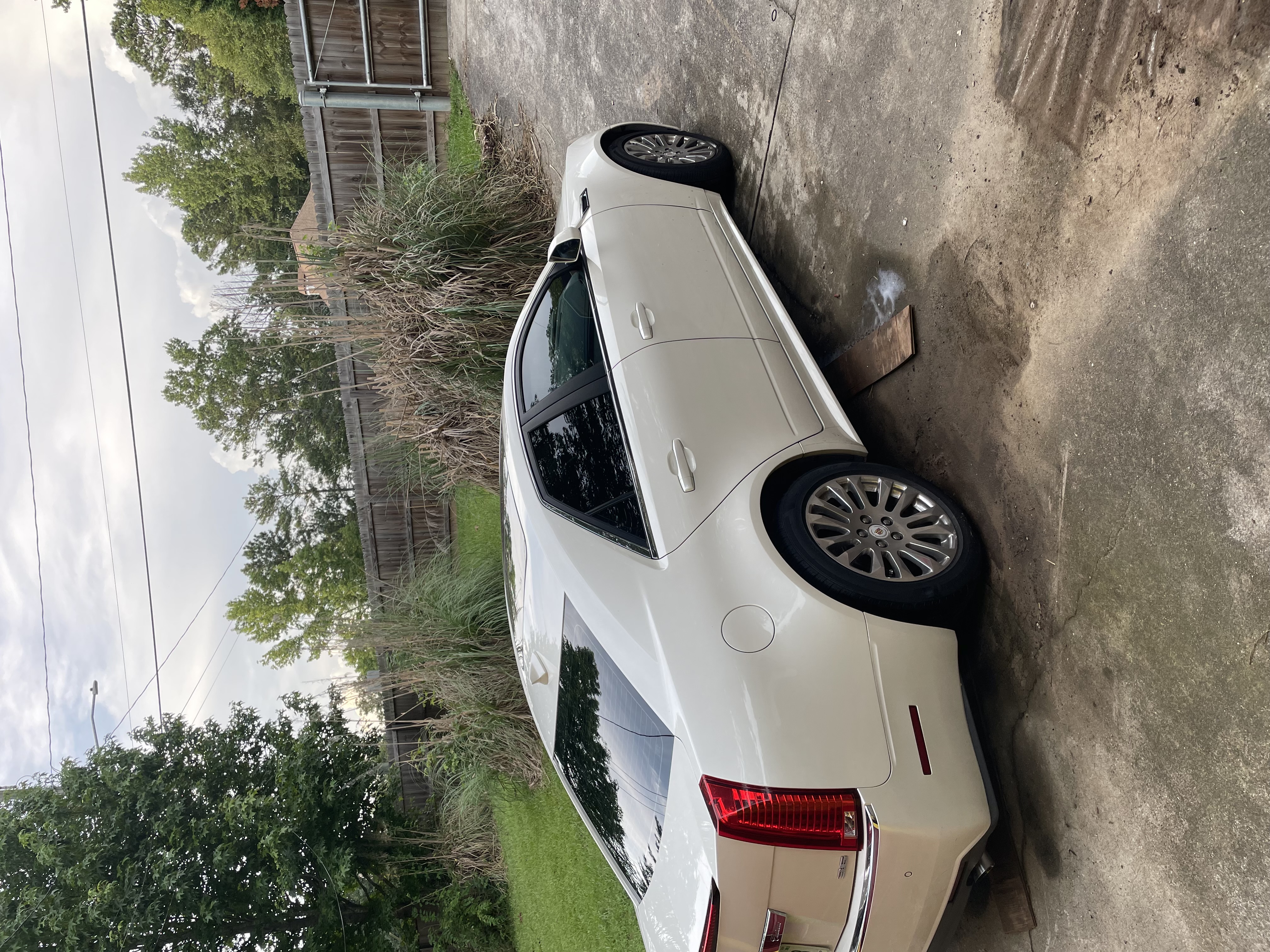 Used 2011 Cadillac CTS Premium RWD image 2