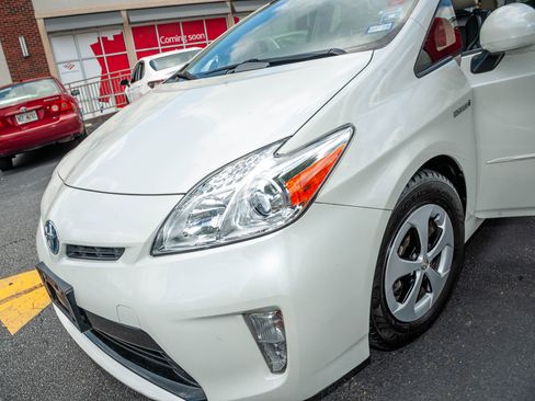 Used 2014 Toyota Prius Two image 4