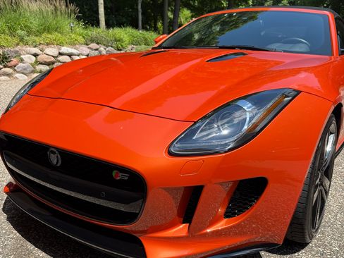 Used 2014 Jaguar F-TYPE S RWD image 2