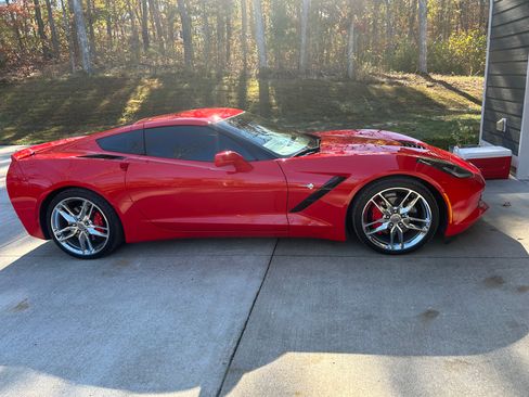 Used 2017 Chevrolet Corvette Stingray Coupe w/ 2LT Preferred Equipment Group RWD image 1