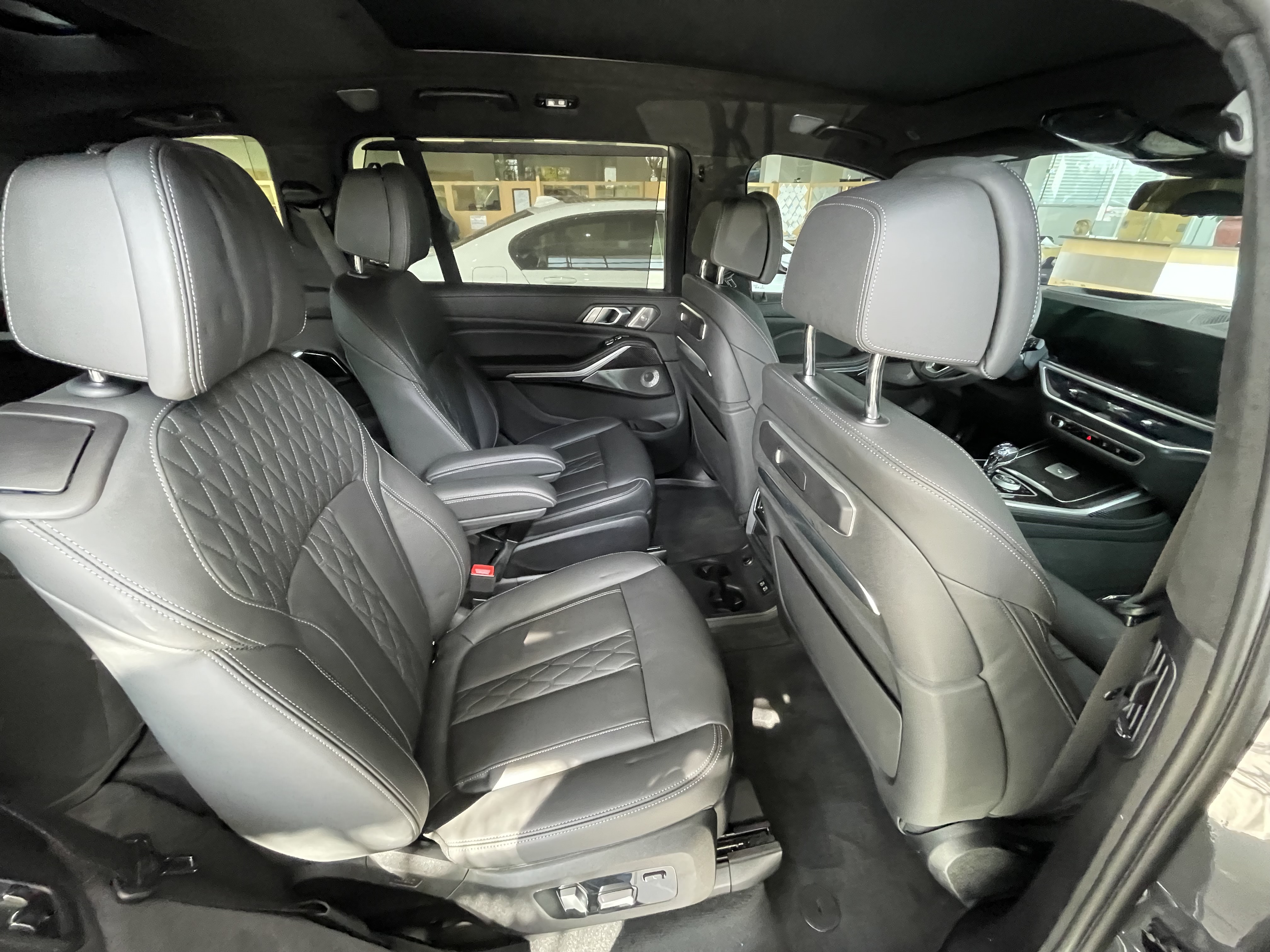 Used 2023 BMW ALPINA XB7 AWD/4WD image 21