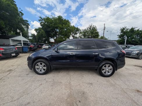 Used 2017 Chevrolet Traverse LT FWD image 8