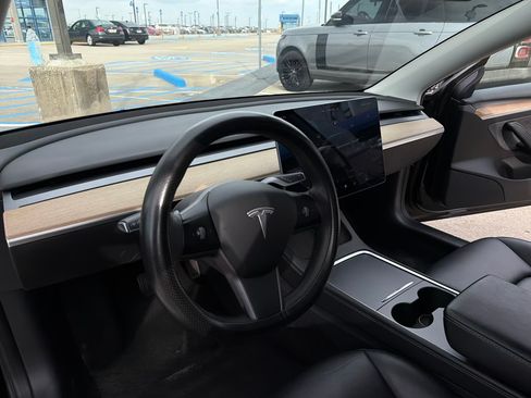 Used 2022 Tesla Model 3 Standard Range image 12