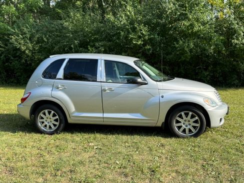 Used 2007 Chrysler PT Cruiser Touring w/ Fleet Value Group I FWD image 5