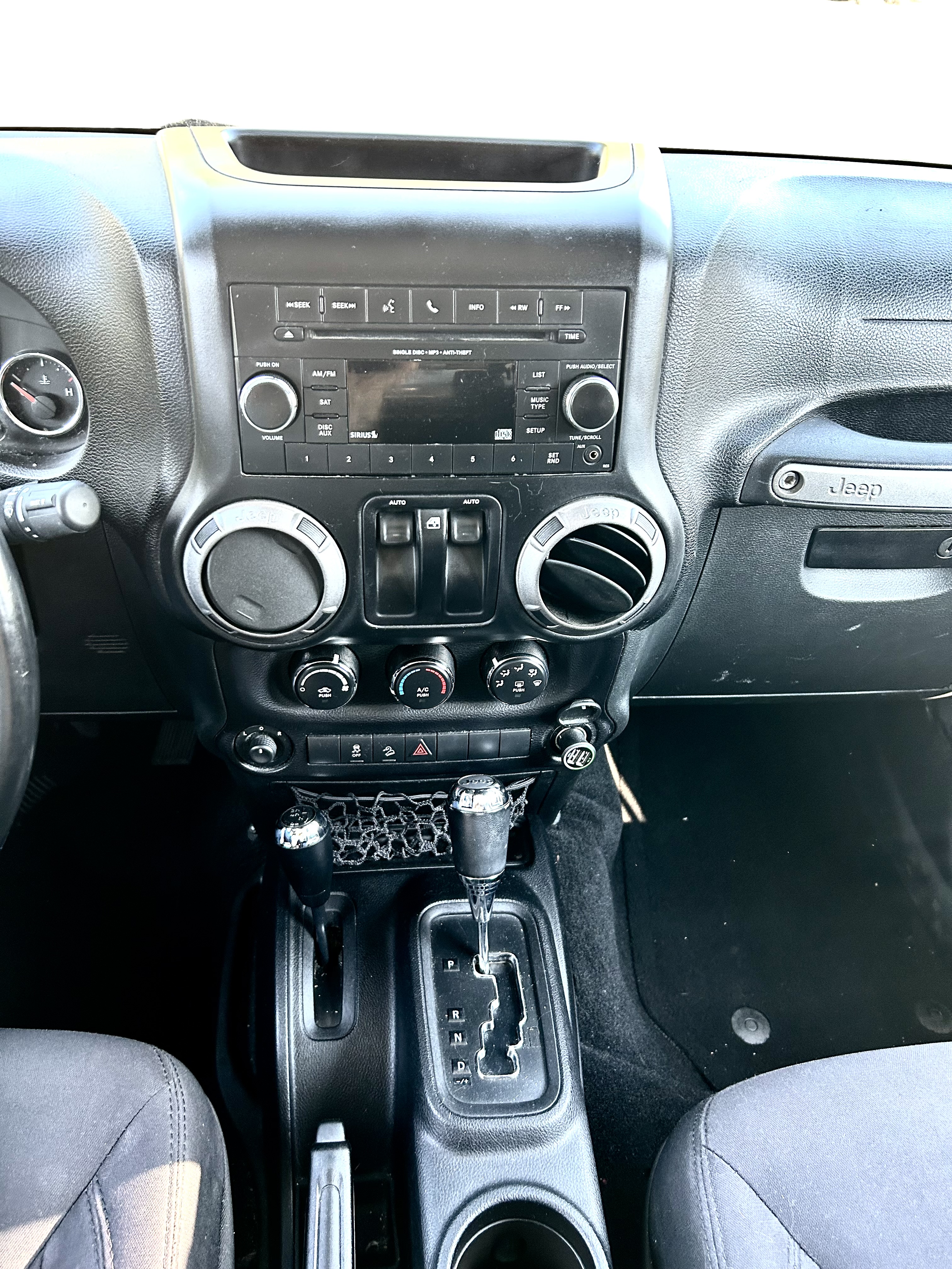 Used 2015 Jeep Wrangler Sport w/ Quick Order Package 24S AWD/4WD image 15