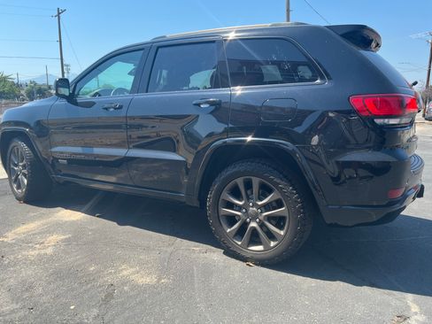Used 2017 Jeep Grand Cherokee Limited 75th Anniversary AWD/4WD image 9