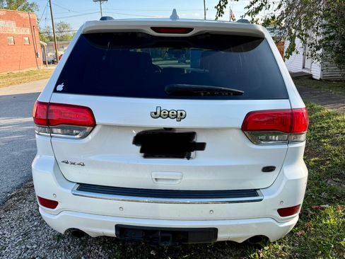 Used 2017 Jeep Grand Cherokee Overland AWD/4WD image 5