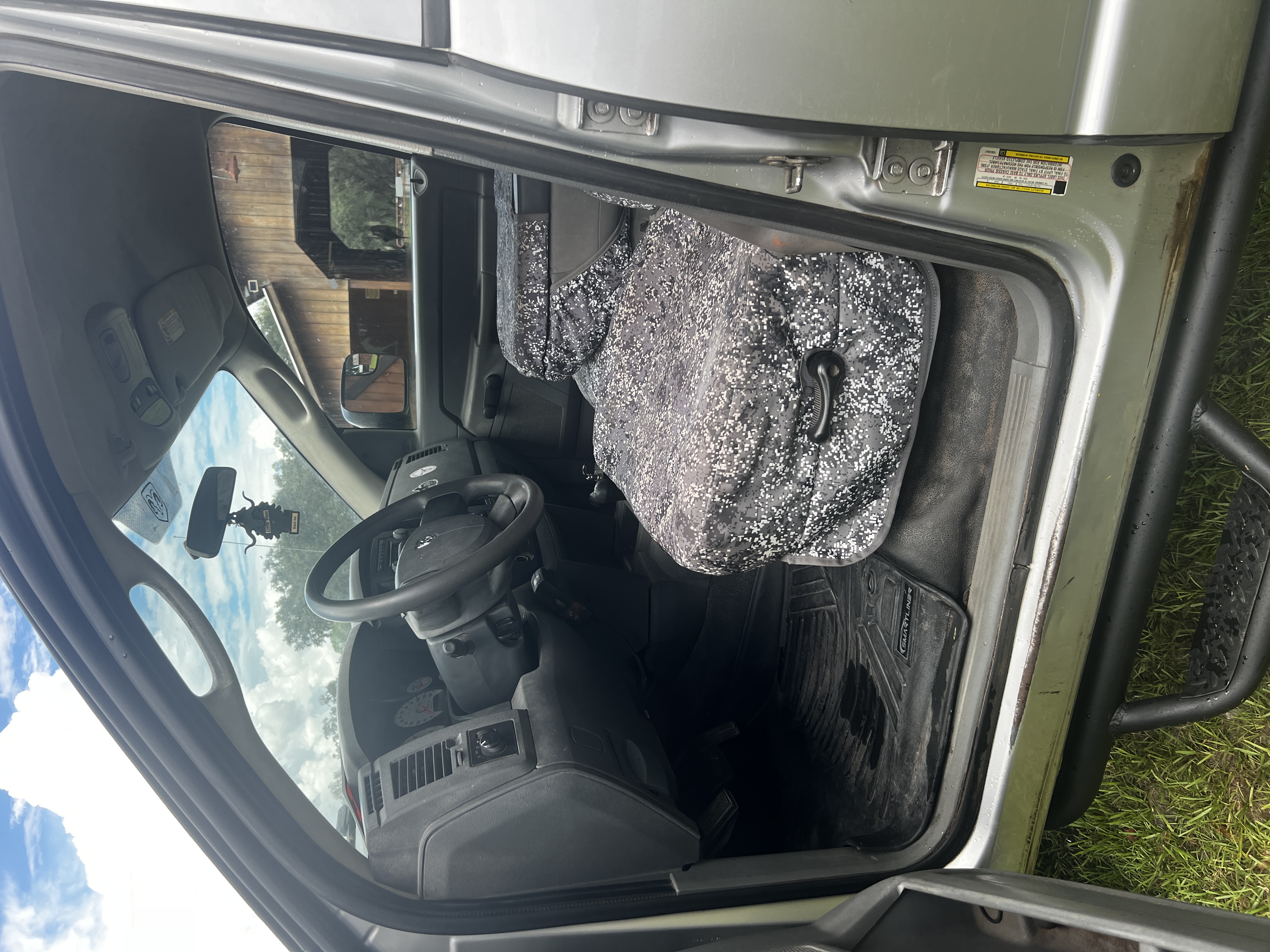 Used 2007 Dodge Ram 3500 Truck 4x4 Quad Cab DRW w/ ST Decor Group image 6