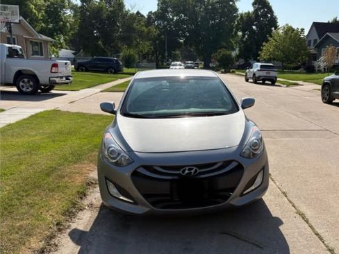 Used 2013 Hyundai Elantra GT FWD image 2