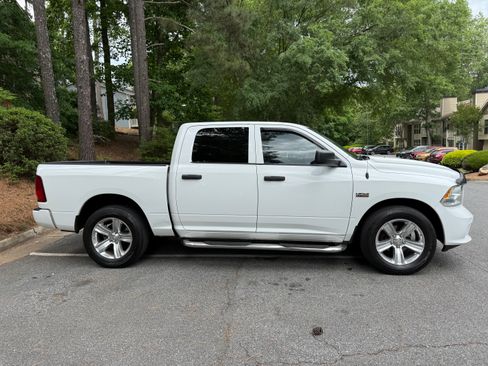 Used 2015 RAM 1500 Express RWD image 5