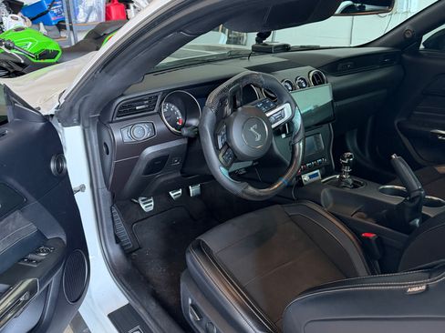 Used 2016 Ford Mustang Shelby GT350 w/ Technology Package image 10