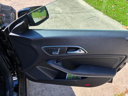 Used 2019 Mercedes-Benz CLA 250 4MATIC image 14