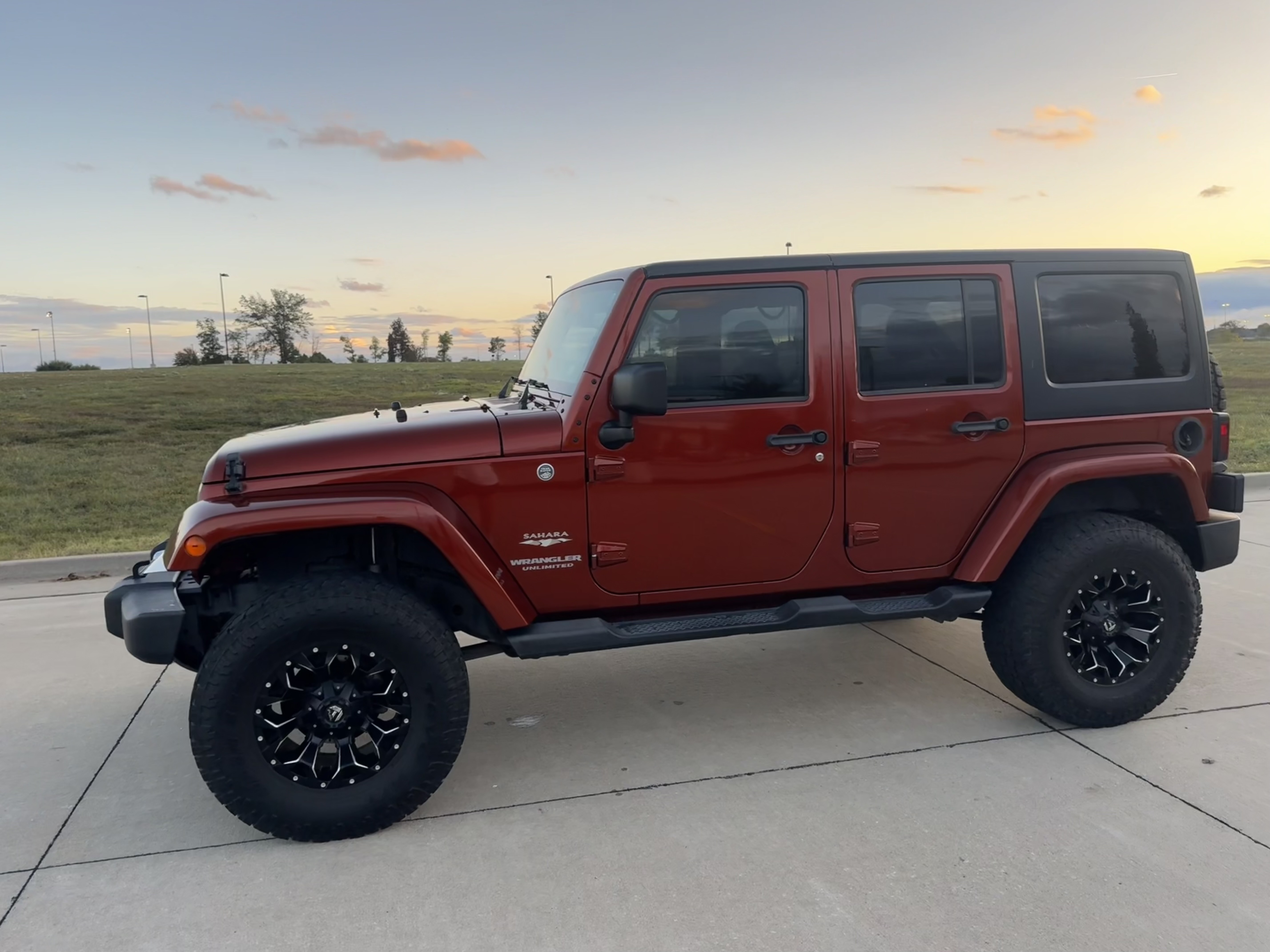 Used 2014 Jeep Wrangler Unlimited Sahara w/ Trailer Tow Group AWD/4WD image 8