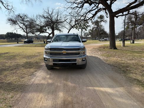 Used 2015 Chevrolet Silverado 2500 LT w/ LT Convenience Package image 6