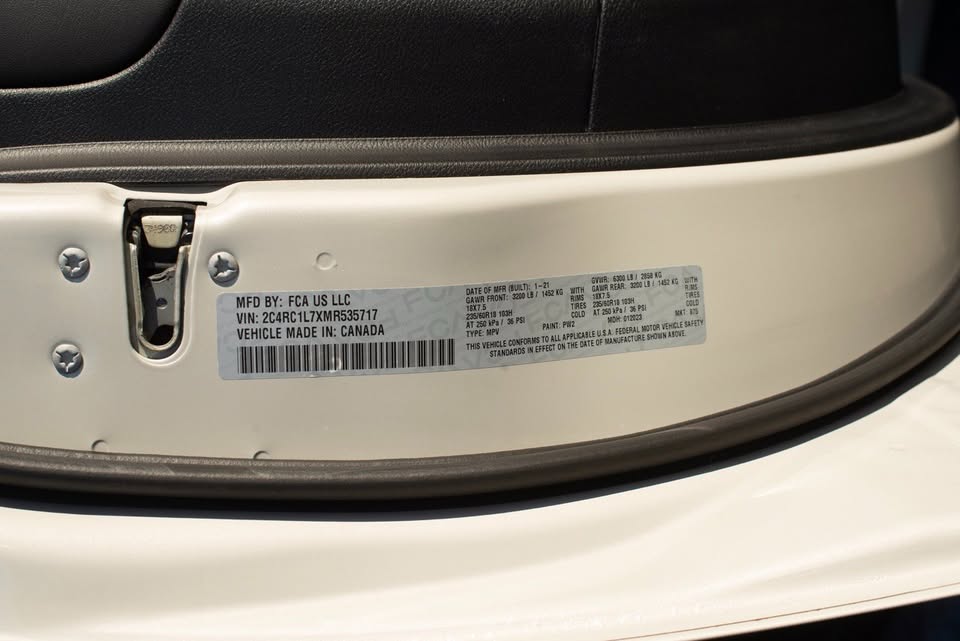 Used 2021 Chrysler Pacifica Touring-L w/ S Appearance Package FWD image 14