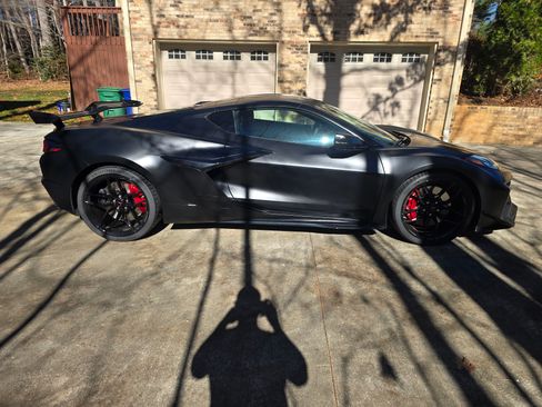 Used 2025 Chevrolet Corvette Z06 w/ Stealth Interior Trim Package image 6