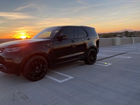 Used 2018 Land Rover Discovery HSE AWD/4WD image 1
