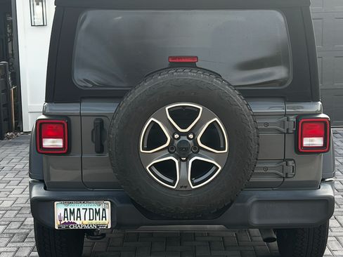 Used 2021 Jeep Wrangler Unlimited Sport image 9