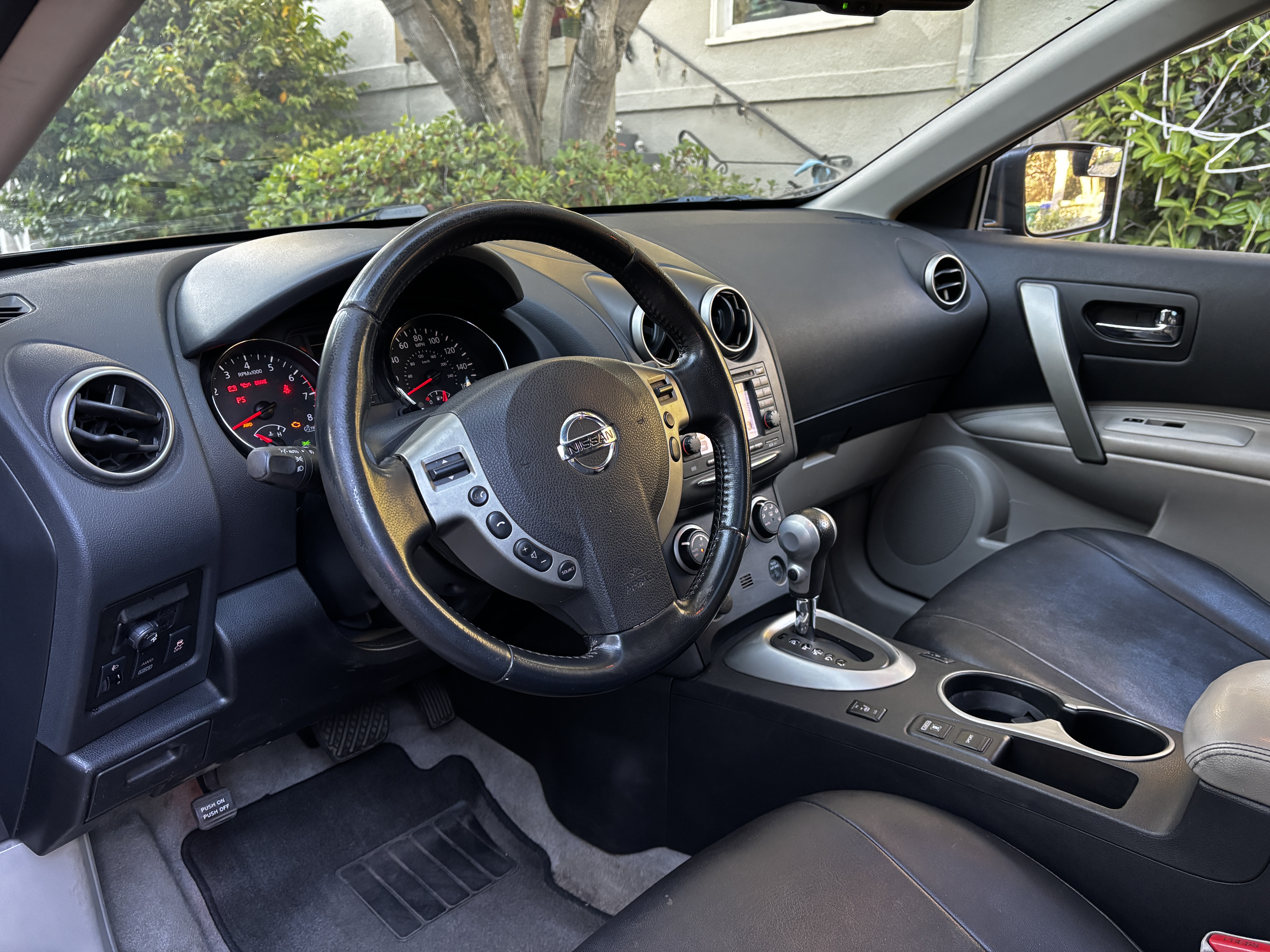 Used 2012 Nissan Rogue SL AWD/4WD image 11