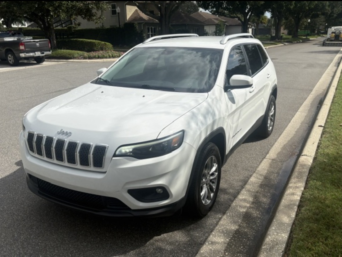 Used 2019 Jeep Cherokee Latitude Plus w/ Trailer Tow Group AWD/4WD image 1