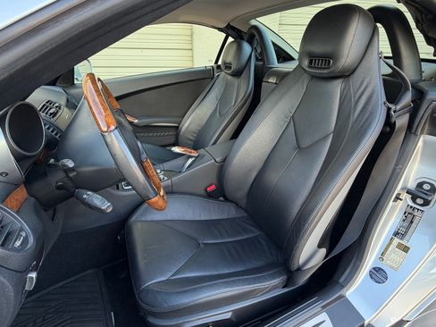 Used 2011 Mercedes-Benz SLK 300 image 17