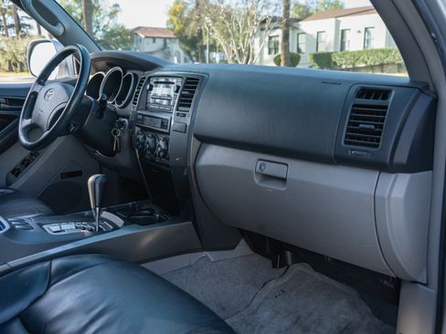 Used 2007 Toyota 4Runner Sport image 25