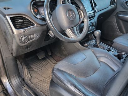 Used 2019 Jeep Cherokee Limited w/ Technology Group