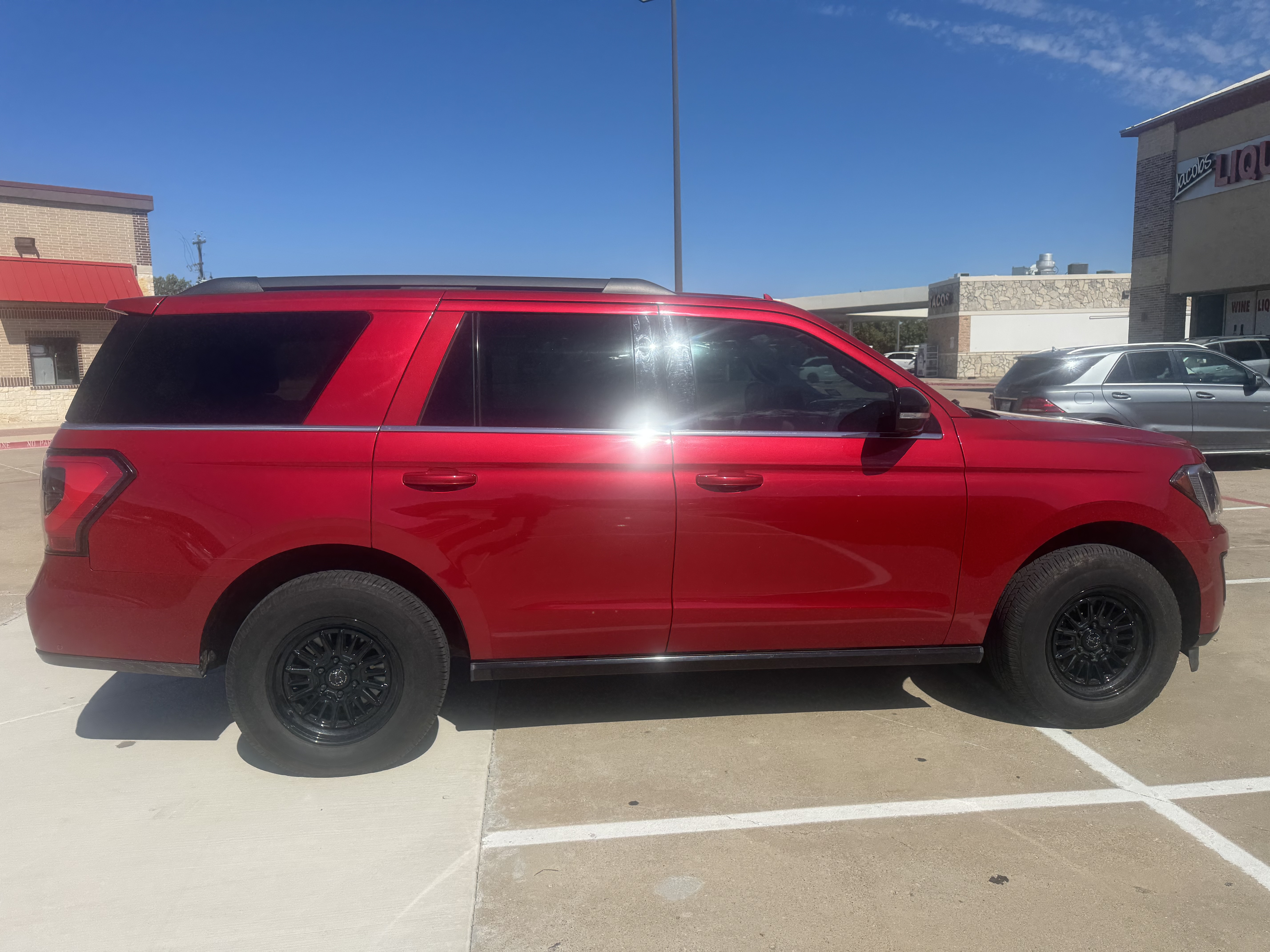 Used 2021 Ford Expedition Limited RWD image 4