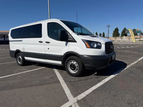 Used 2018 Ford Transit 150 XL image 10