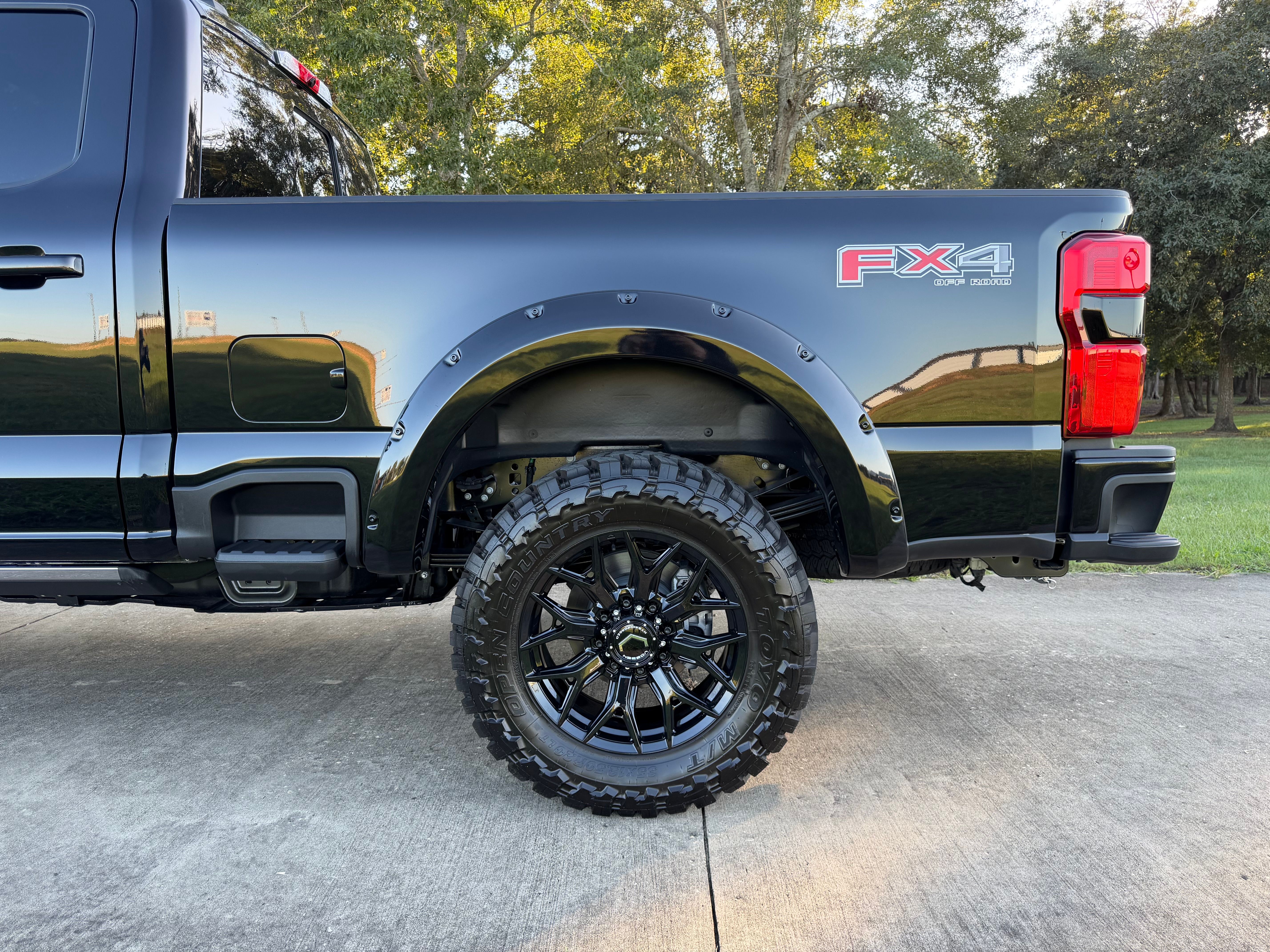 Used 2026 Ford F250 Platinum AWD/4WD image 6