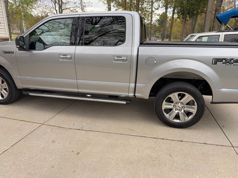 Used 2020 Ford F150 XLT w/ Equipment Group 302A Luxury AWD/4WD image 5