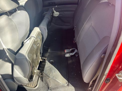 Used 2013 Toyota Tacoma Pickup 4D 6 ft image 15