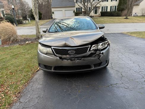 Used 2012 Kia Forte EX image 16