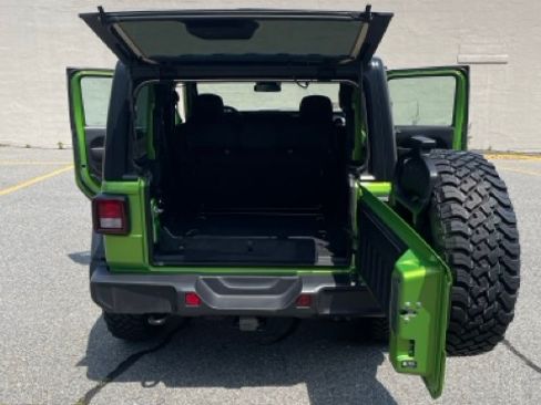 Used 2025 Jeep Wrangler Sport AWD/4WD image 21