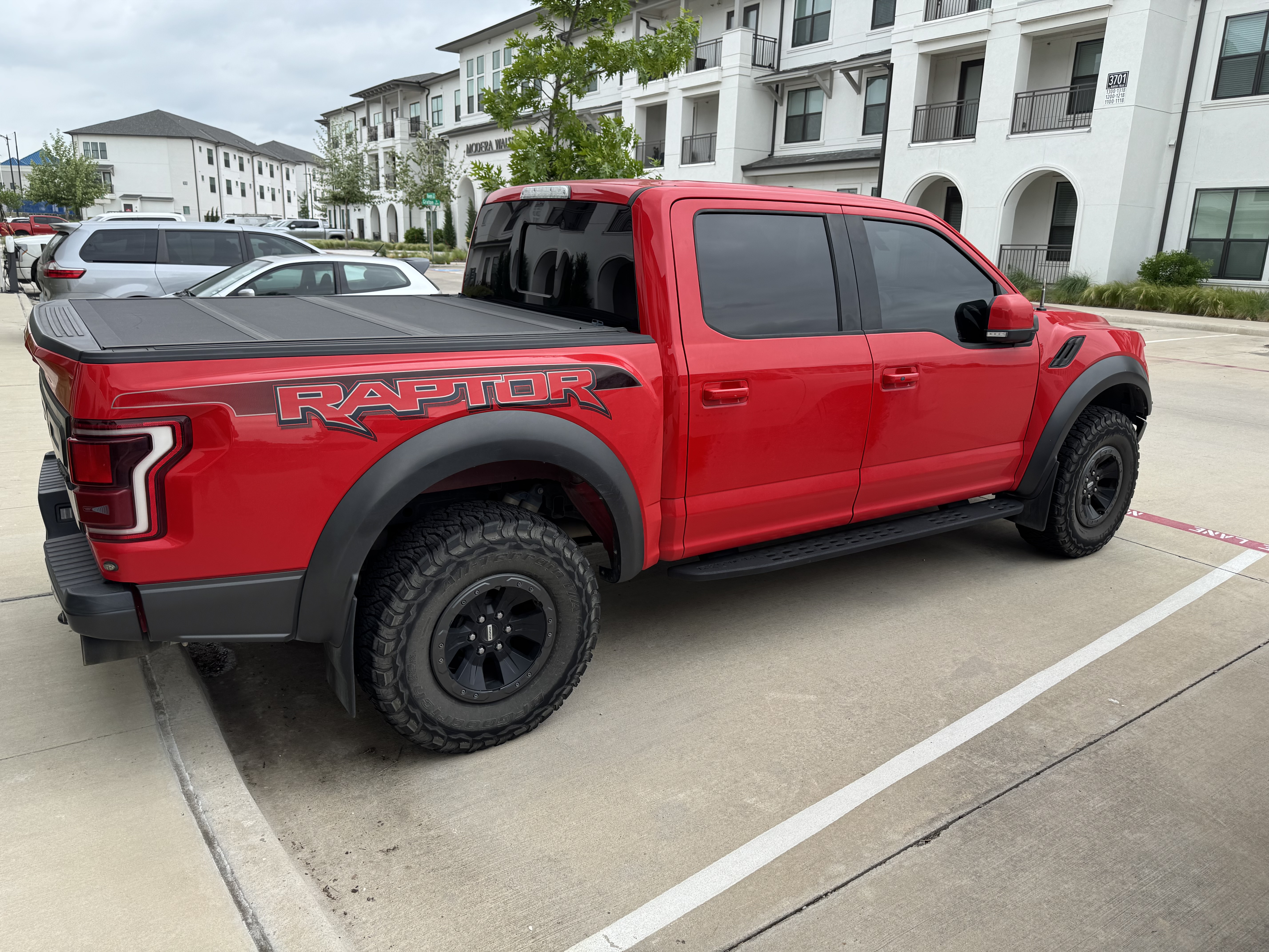 Used 2018 Ford F150 Raptor w/ Equipment Group 802A Luxury AWD/4WD image 2