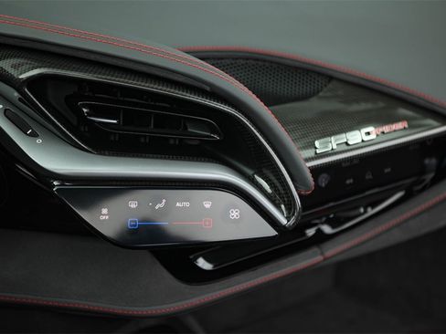 Used 2024 Ferrari SF90 Spider AWD/4WD image 8