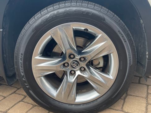 Used 2016 Toyota Highlander Limited Platinum image 12