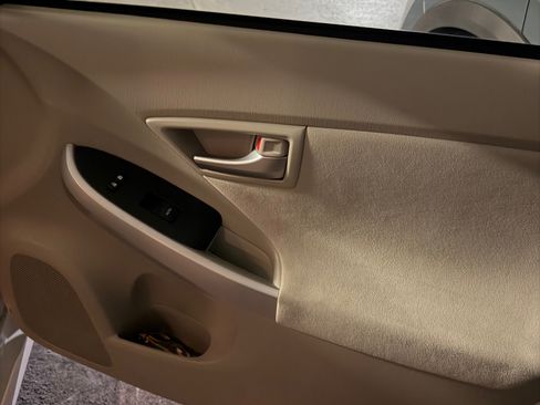 Used 2012 Toyota Prius Two image 16