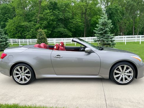 Used 2009 INFINITI G37 Convertible w/ Premium Pkg RWD image 16