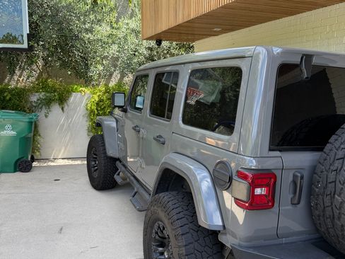 Used 2020 Jeep Wrangler Unlimited Sahara AWD/4WD image 1