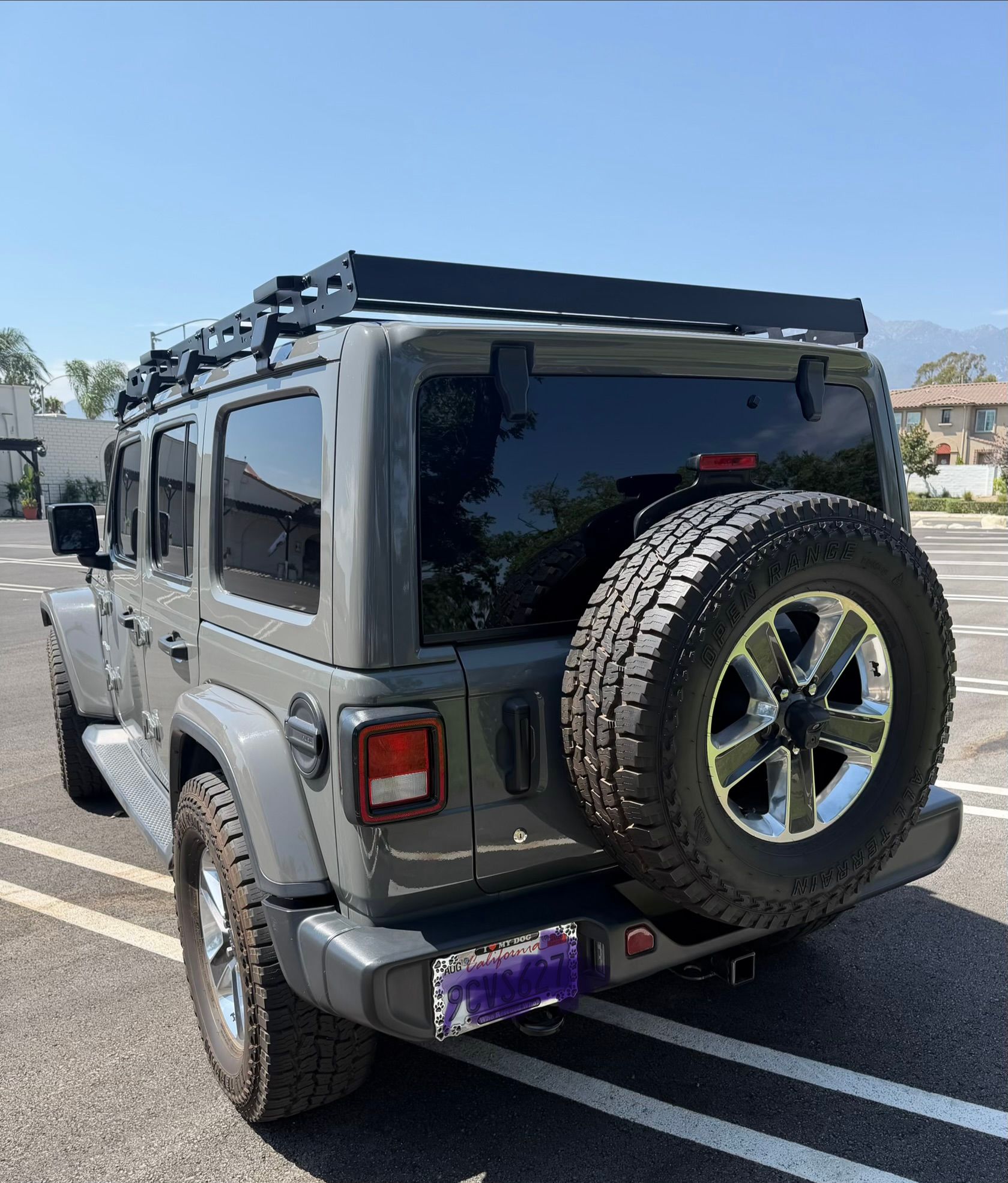 Used 2018 Jeep Wrangler Unlimited Sahara AWD/4WD image 4