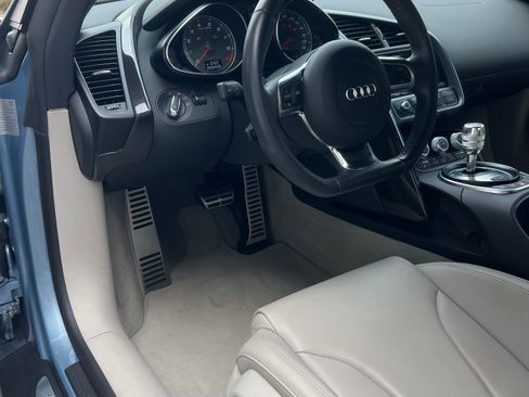 Used 2010 Audi R8 V8 image 9