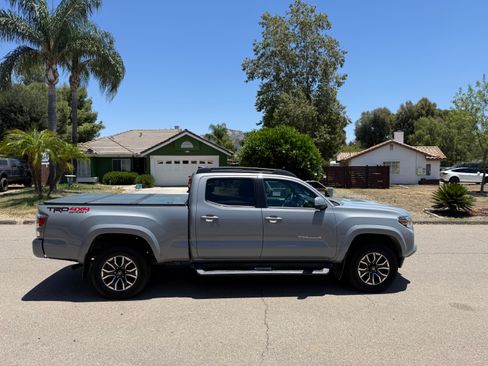 Used 2021 Toyota Tacoma TRD Sport AWD/4WD image 1