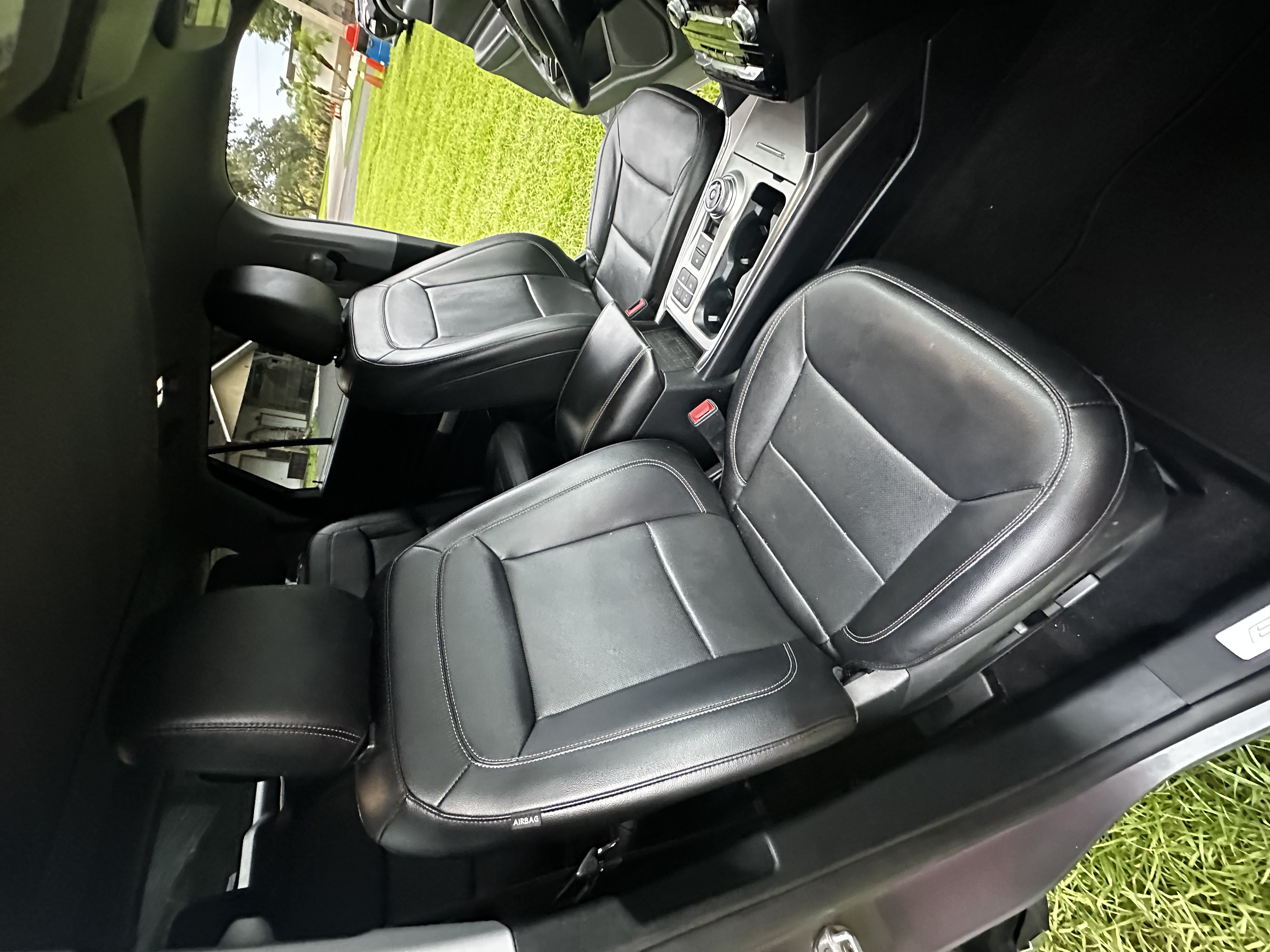 Used 2021 Ford Explorer Limited w/ Equipment Group 301A RWD image 10