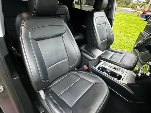 Used 2021 Ford Explorer Limited w/ Equipment Group 301A RWD image 10