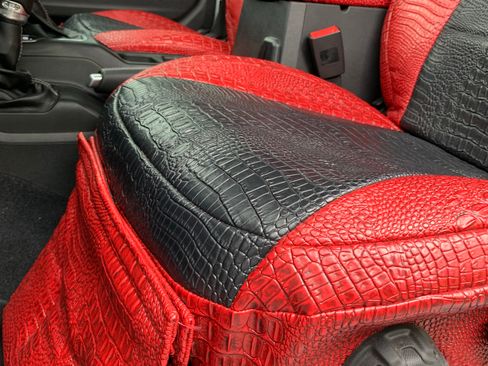 Used 2019 Jeep Wrangler Unlimited Sahara image 23